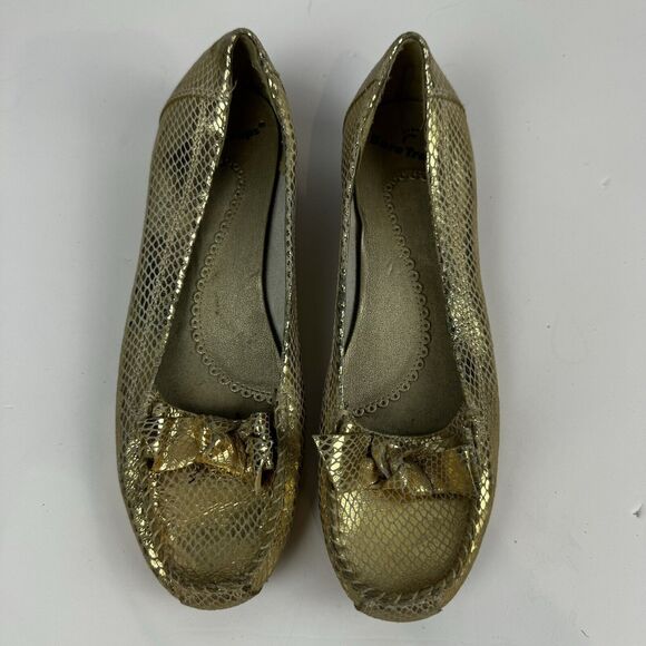 Bare Traps Irene Gold Snake Print Flats Size 6M Leather Upper Comfortable Fit - Picture 3 of 12